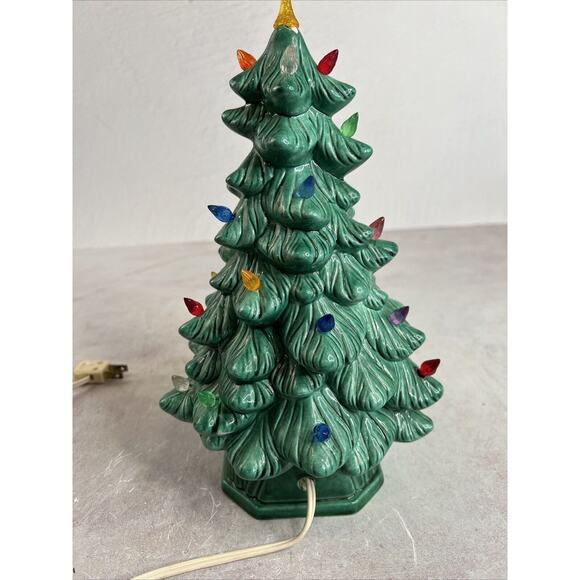 Vintage 70s Ceramic Hand painted Lighted Christmas Tree With Base Works - Picture 5 of 16